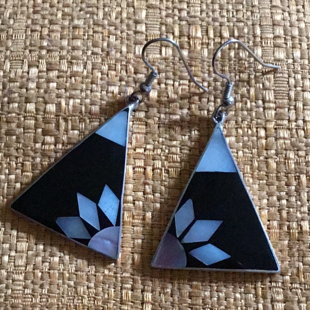 Vintage Inspired Silver Inlay Triangle Earrings Black